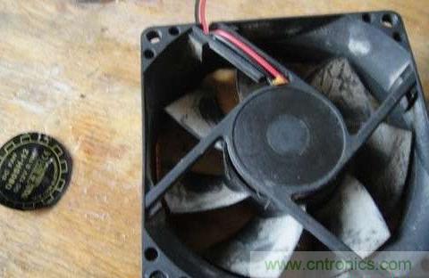 創(chuàng)意DIY!迷你風(fēng)力發(fā)電機(jī)!