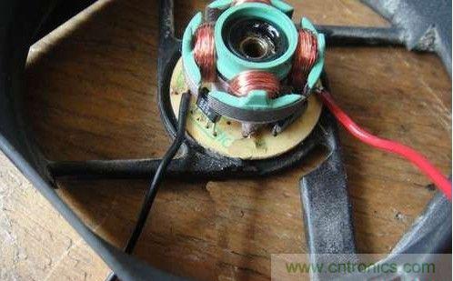 創(chuàng)意DIY!迷你風(fēng)力發(fā)電機(jī)!